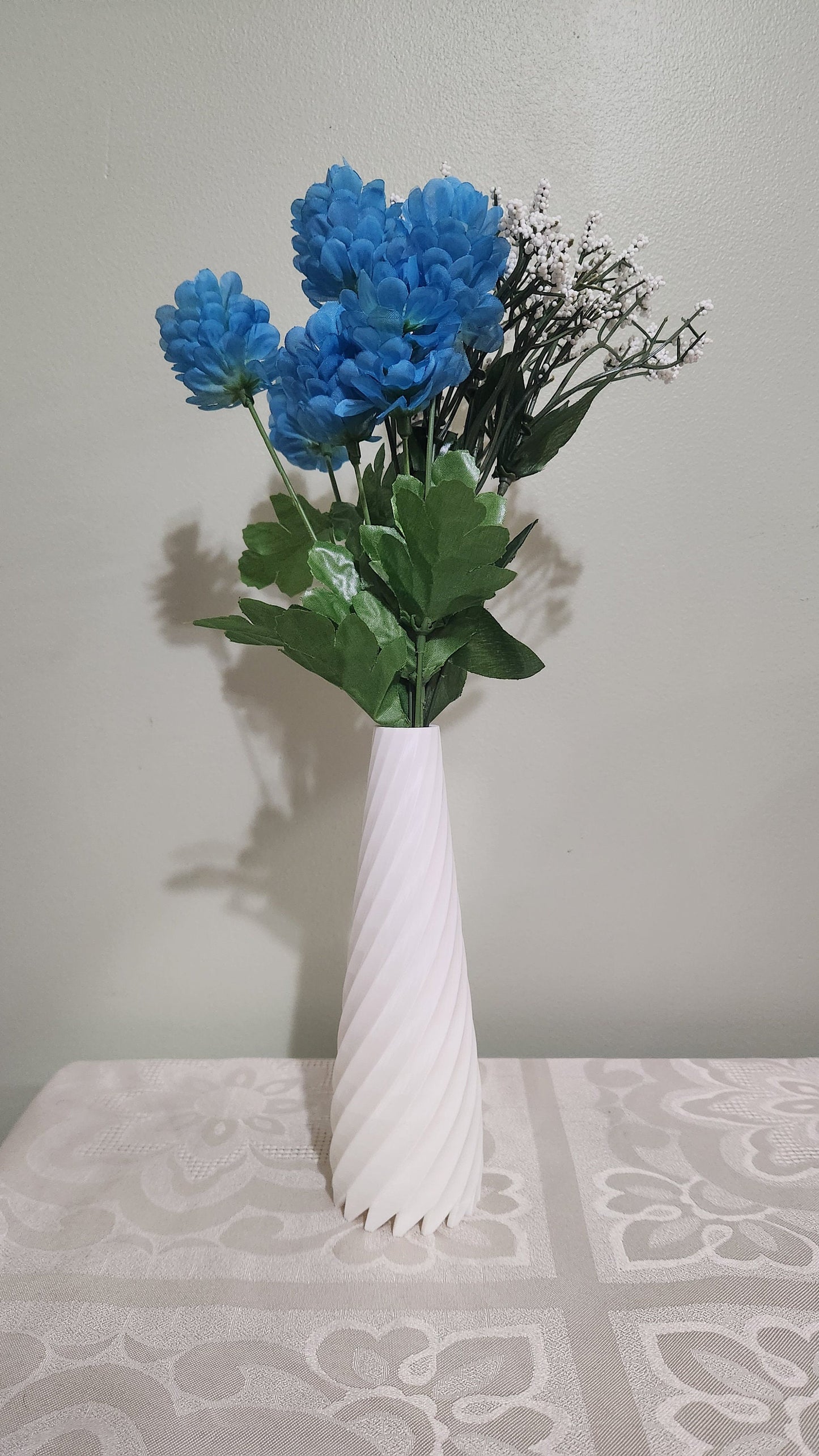 Vortex Corkscrew Vase