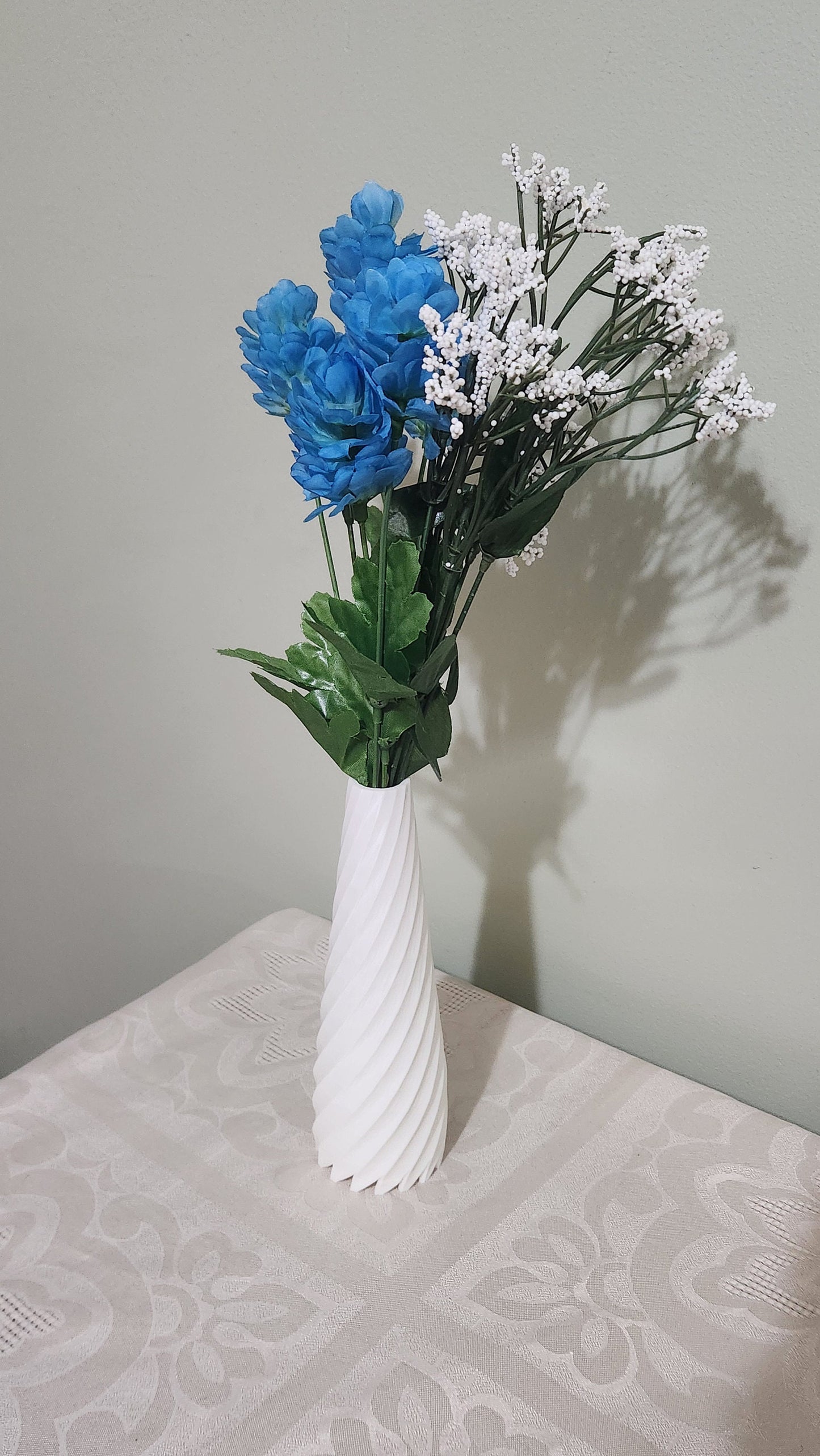 Vortex Corkscrew Vase