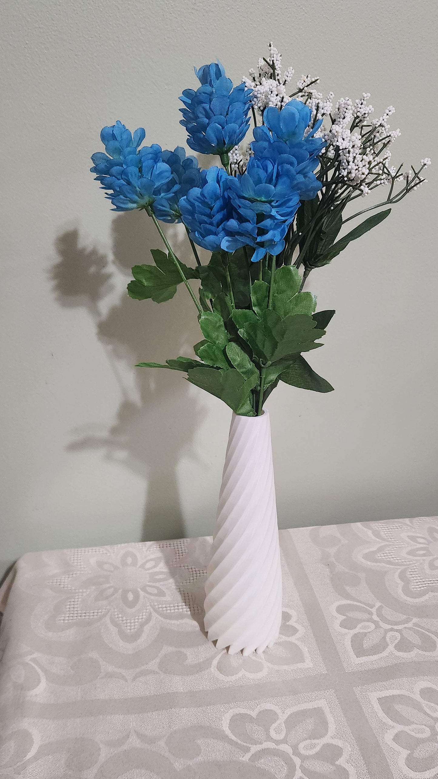 Vortex Corkscrew Vase